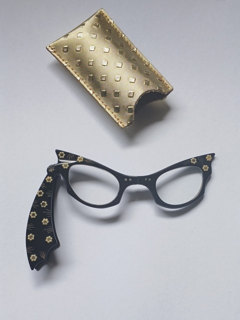 Vintage Lorgnette Cat Eye Folding Magnifying Opera Glasses Black Lucite MCM 50's